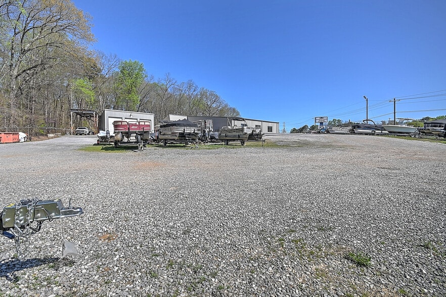 More Photos Of 2905 Cherokee Park Rd, Morristown Auto Dealership For Sale