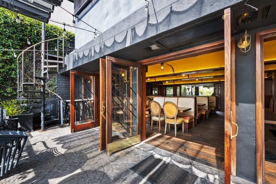 More Photos Of 1451 N Gardner St, Los Angeles General Retail For Lease