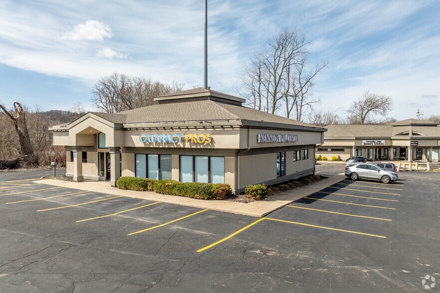 More Photos Of 1562 Akron Peninsula Rd, Akron Storefront For Sale