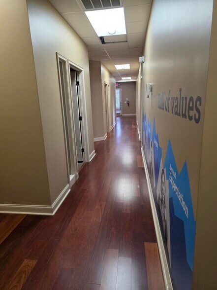 More Photos Of 2505-2511 Seven Springs Blvd, New Port Richey Office For Sale