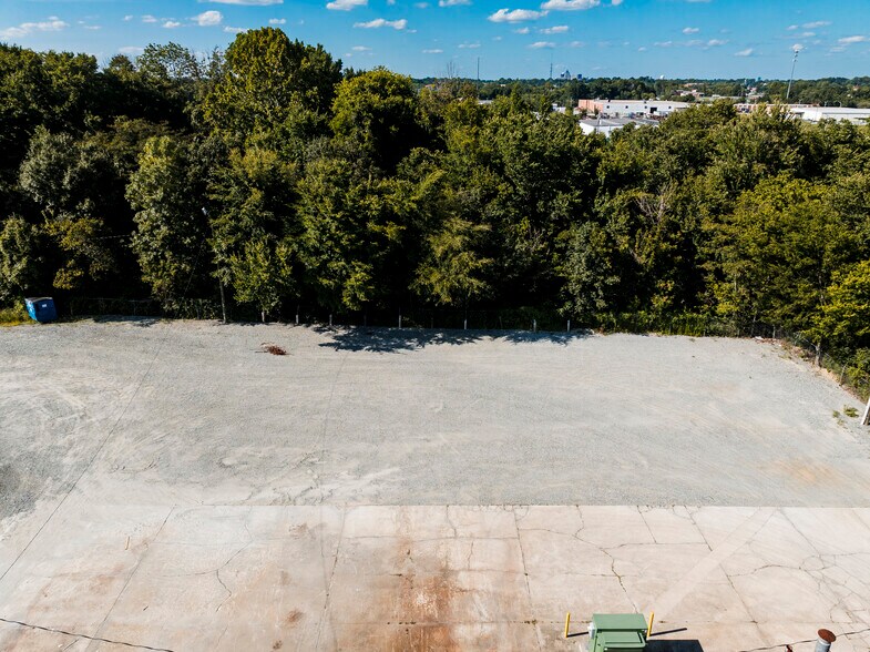 More Photos Of 510 Corliss St, Greensboro Light Manufacturing For Lease