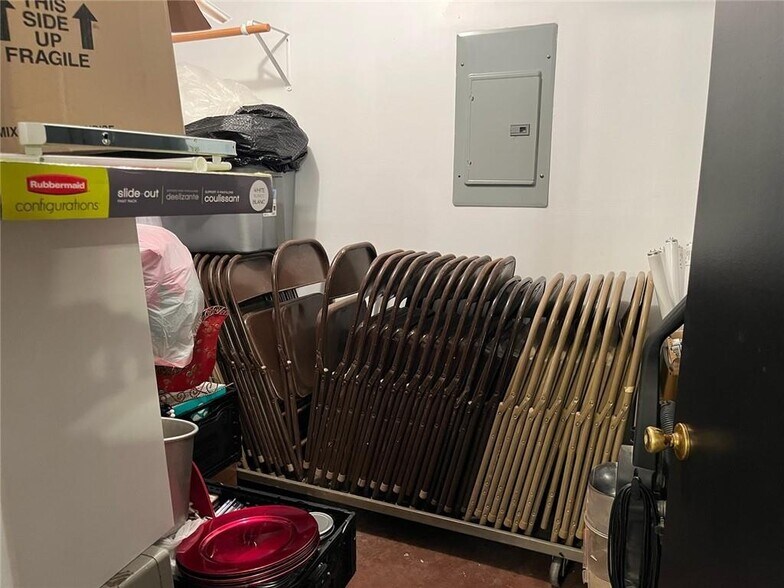 More Photos Of 20674 S Highway 59, Evansville Restaurant For Sale