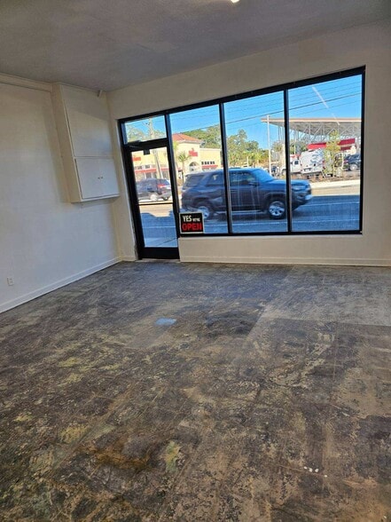 More Photos Of 1320-1322 University Blvd N, Jacksonville Storefront For Sale