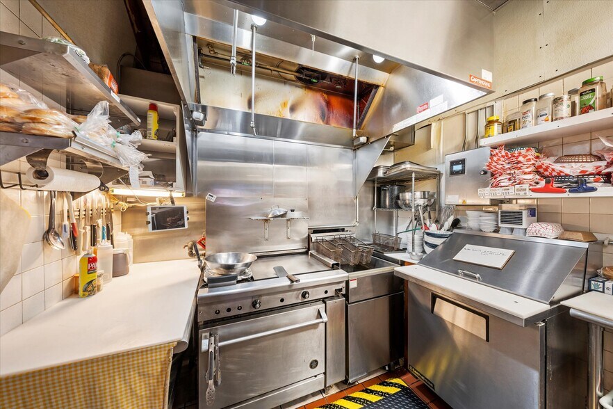 More Photos Of 7000 Graves Creek Rd, Lolo Bar For Sale