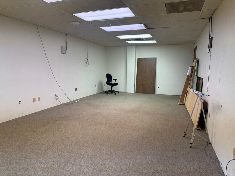 More Photos Of 1406 N 25th St, Sheboygan Warehouse For Lease