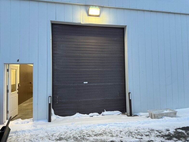 More Photos Of 305 N Willow St, Kenai Light Manufacturing For Lease