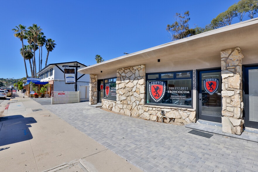 More Photos Of 22221-22227 Pacific Coast Hwy, Malibu Storefront Retail Office For Lease