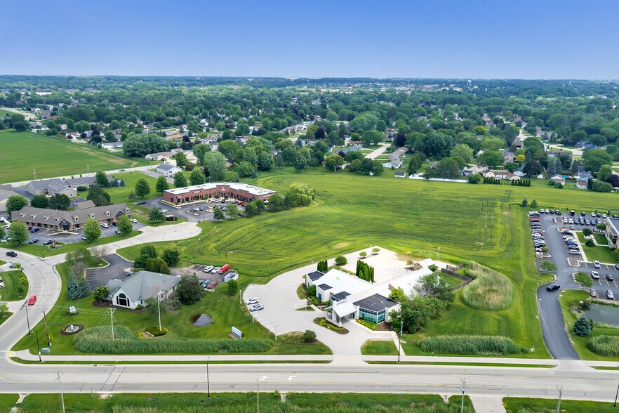 More Photos Of 2141 Lime Kiln Rd, Green Bay Medical For Sale
