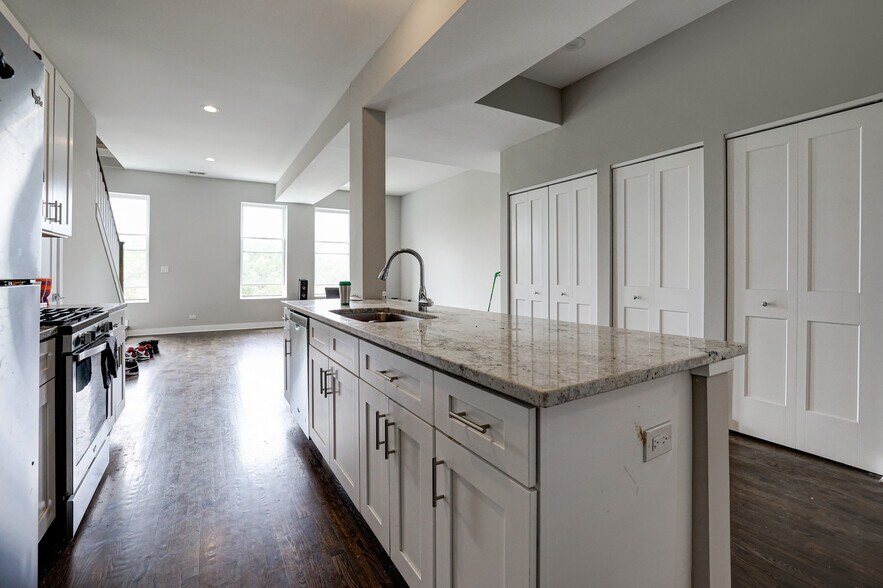 More Photos Of 1854 W 18th St, Chicago Apartments For Sale