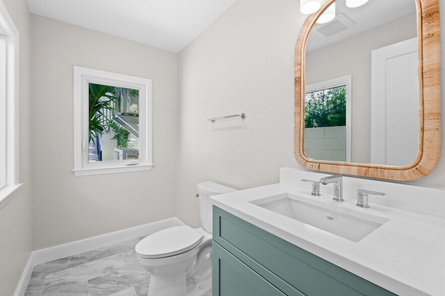 More Photos Of 212 Oleander Ave, Palm Beach Apartments For Sale