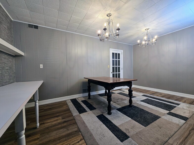 More Photos Of 5010 Dodge St, Omaha Office For Lease