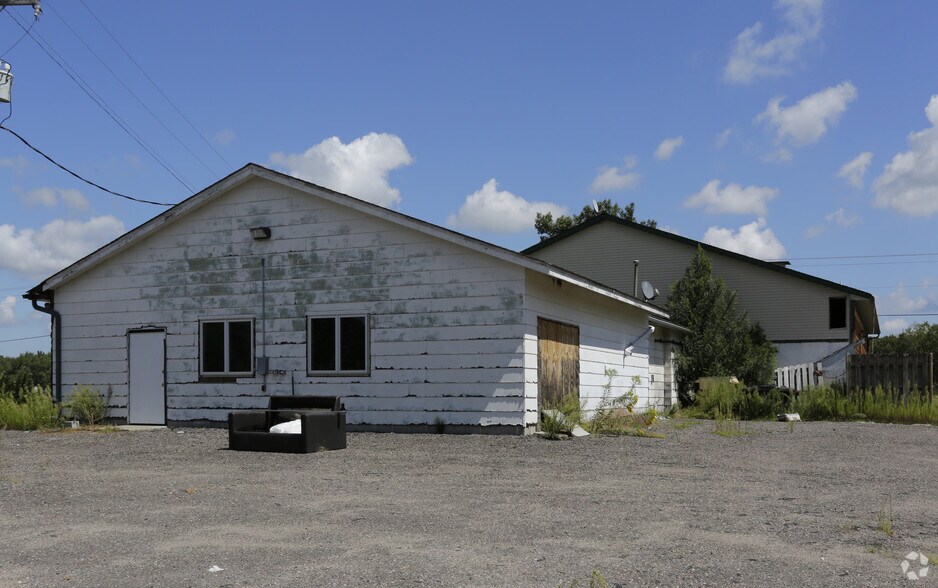 More Photos Of 20454 Highway 65 NE, East Bethel Restaurant For Sale