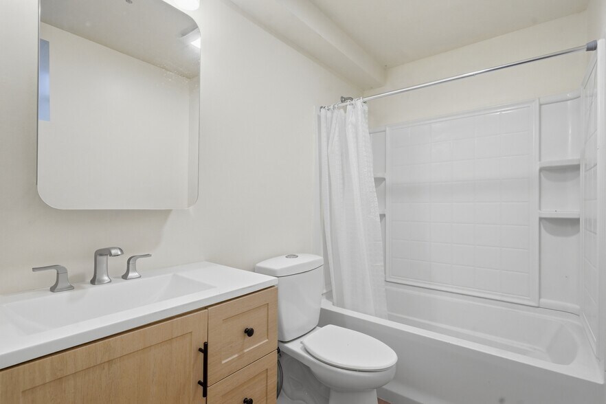 More Photos Of 10 Eastman Ter, Poughkeepsie Apartments For Sale