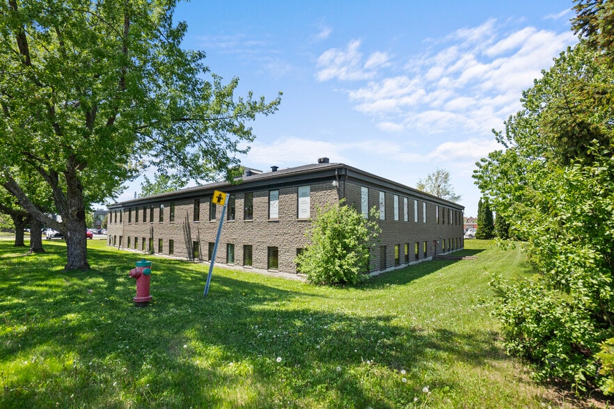 More Photos Of 3400 Rue du Marché, Dollard-des-Ormeaux Medical For Lease