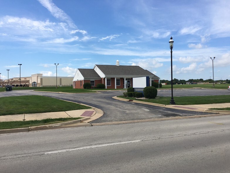More Photos Of 461 Brown Blvd, Bourbonnais Medical For Lease