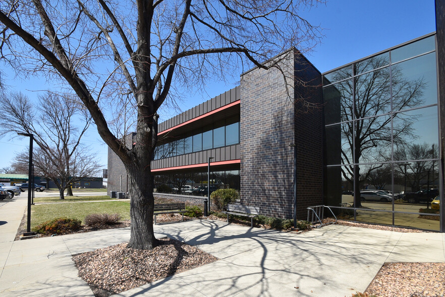 Primary Photo Of 1220 Main Ave, Fargo Medical For Sale