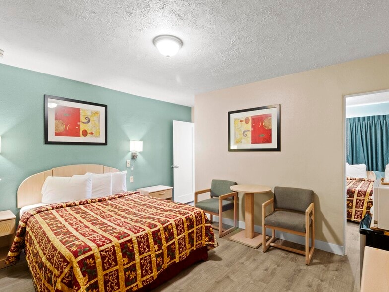 More Photos Of 1349 Idaho St, Elko Hotel For Sale
