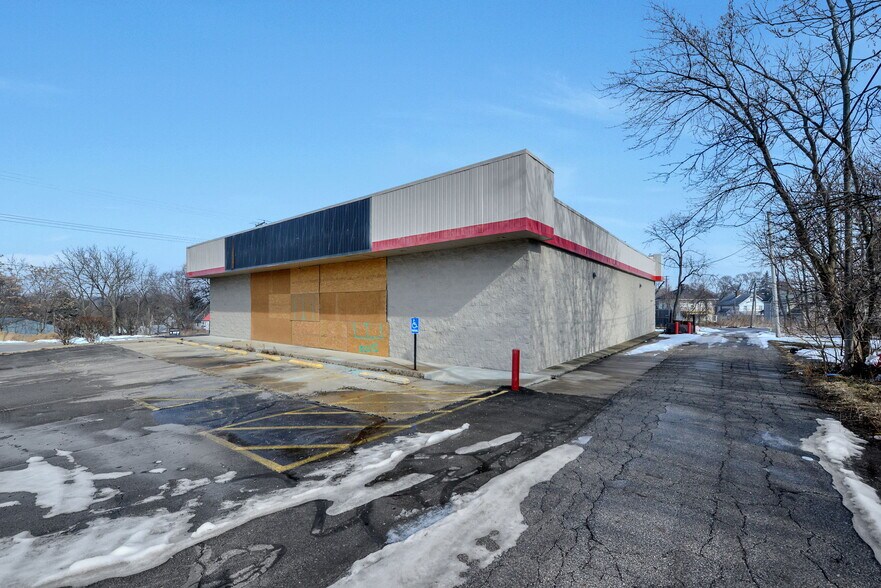 More Photos Of 177 Lexington Ave, Mansfield Freestanding For Sale