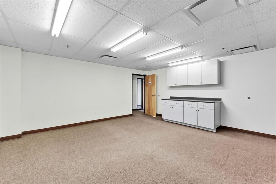 More Photos Of , Dillon Office For Sale