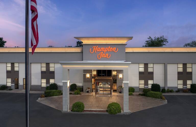 Primary Photo Of 2304 N Arkansas Ave, Russellville Hotel For Sale