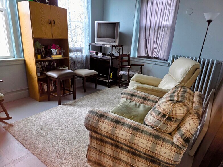 More Photos Of 148 Taylor St, Springfield Rehabilitation Center For Sale