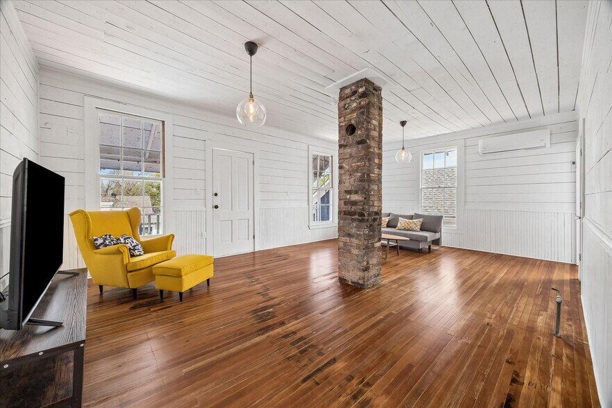 More Photos Of 1812 Kane St, Houston Office Residential For Sale
