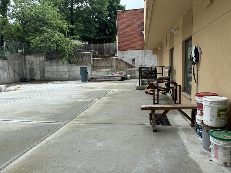 More Photos Of 60-11 60th St, Flushing Specialty For Lease