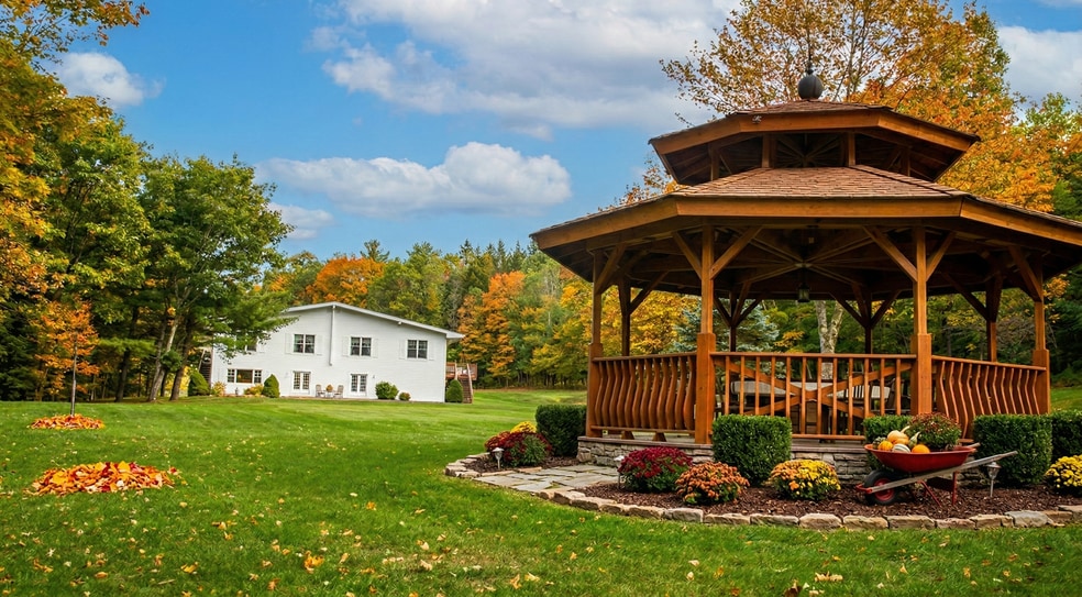 Primary Photo Of 33 Cuomos Cv, Windham Apartments For Sale