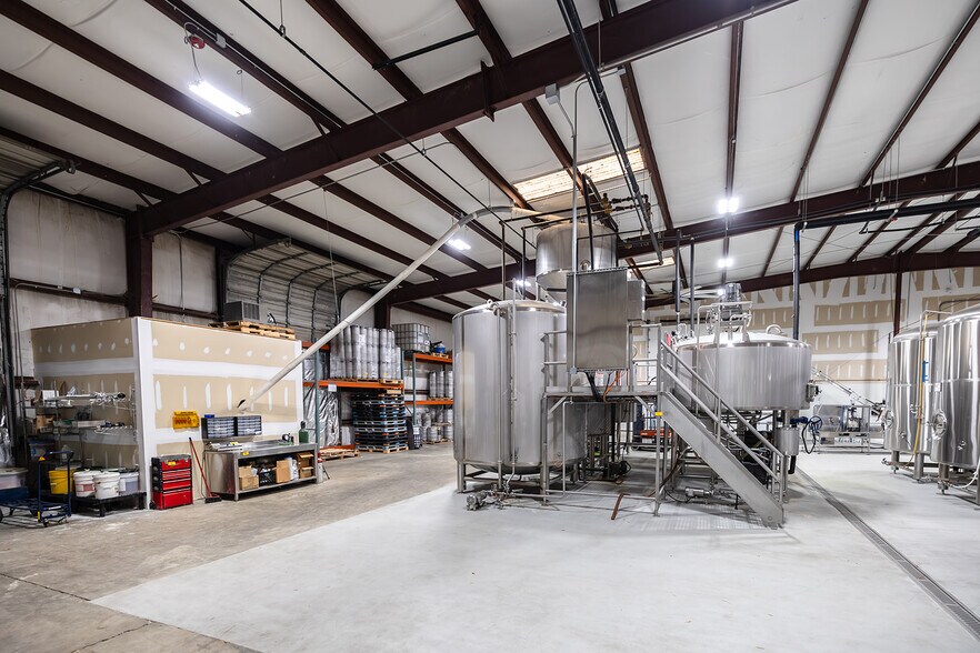 More Photos Of 110 Greenfield St, Wilmington General Retail For Sale