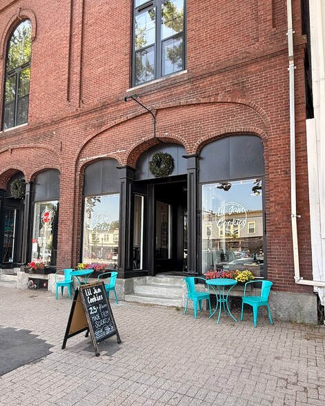 More Photos Of 2 Pleasant St, Brunswick Office For Lease