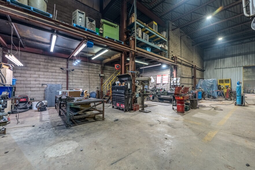 More Photos Of 9 Hawk St, Nanticoke Industrial For Sale