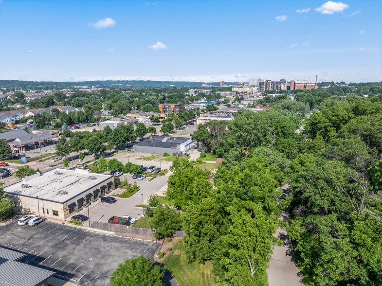More Photos Of 2200 2nd St SW, Rochester Office For Sale