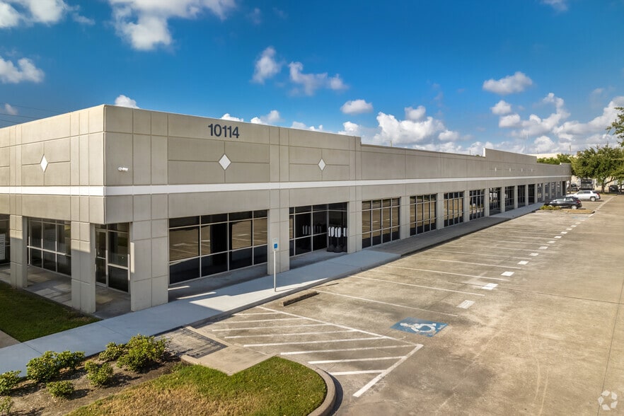 More Photos Of 10010 W Sam Houston Pky S, Houston Unknown For Lease