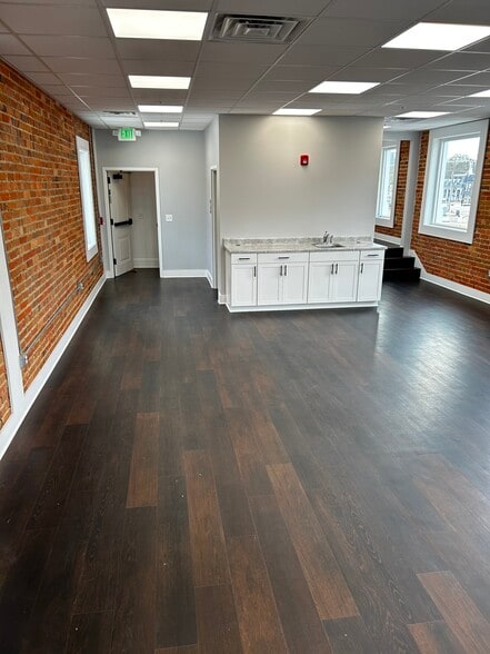 More Photos Of 110 E Bridge St, Wetumpka General Retail For Sale