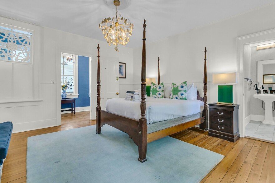 More Photos Of 184 Ashley Ave, Charleston Specialty For Sale