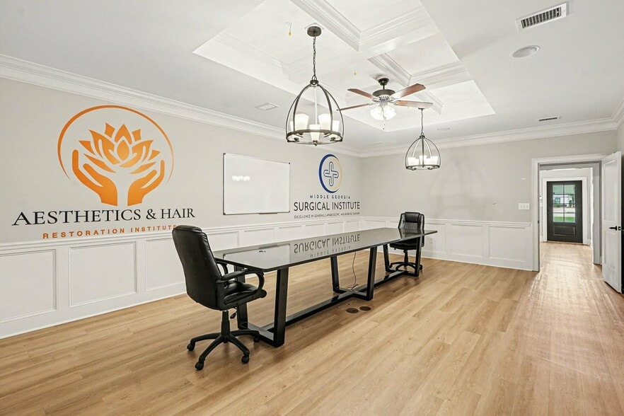 More Photos Of 132 Byrd Way, Warner Robins Office For Sale