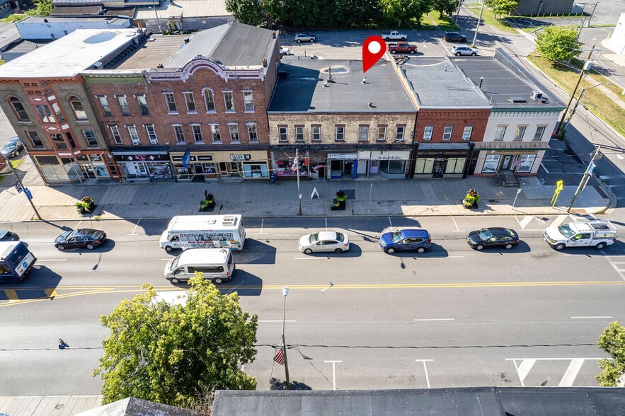 Primary Photo Of 121 W Broadway, Fulton Storefront Retail Residential For Sale