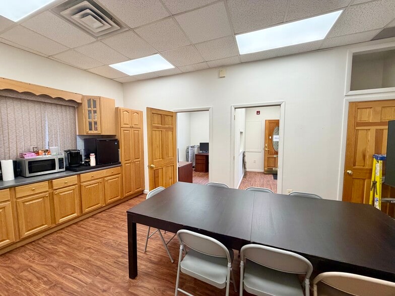 More Photos Of 1282 N Broad St, Hillside Loft Creative Space For Lease