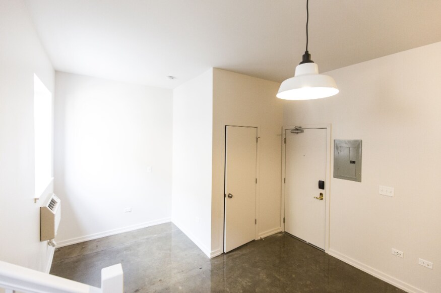 More Photos Of 1136 W Wilson Ave, Chicago Apartments For Sale