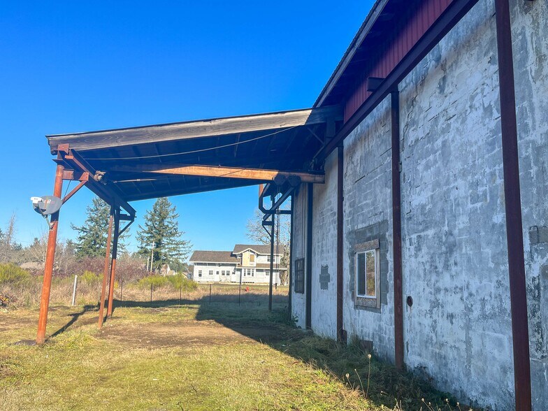 More Photos Of 28401 Salmon River Hwy, Grand Ronde Service For Lease