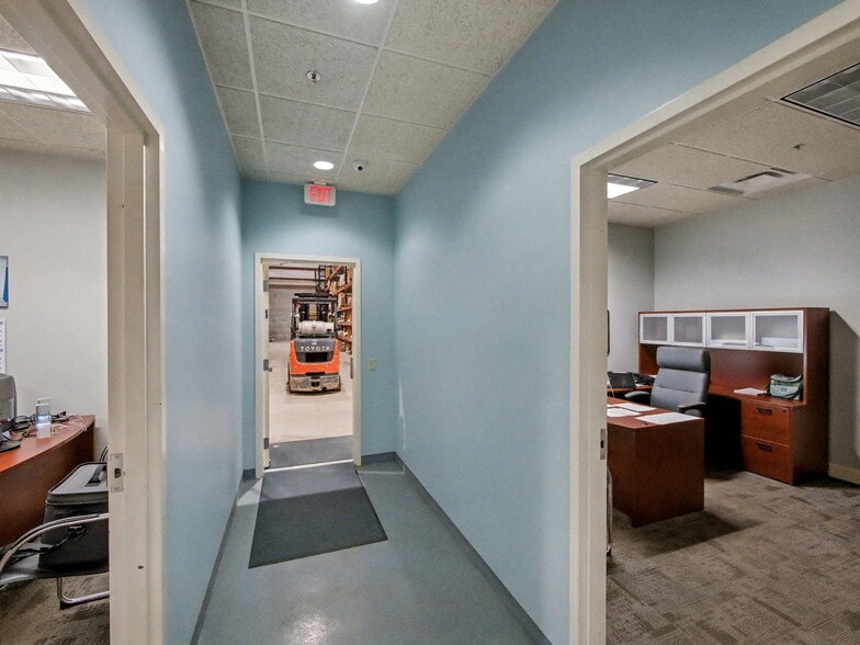 More Photos Of 6861 Garden Rd, Riviera Beach Warehouse For Sale