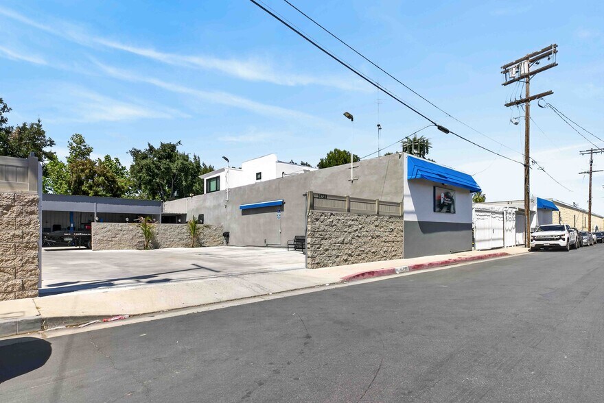 More Photos Of 14723 Aetna St, Van Nuys Auto Repair For Sale
