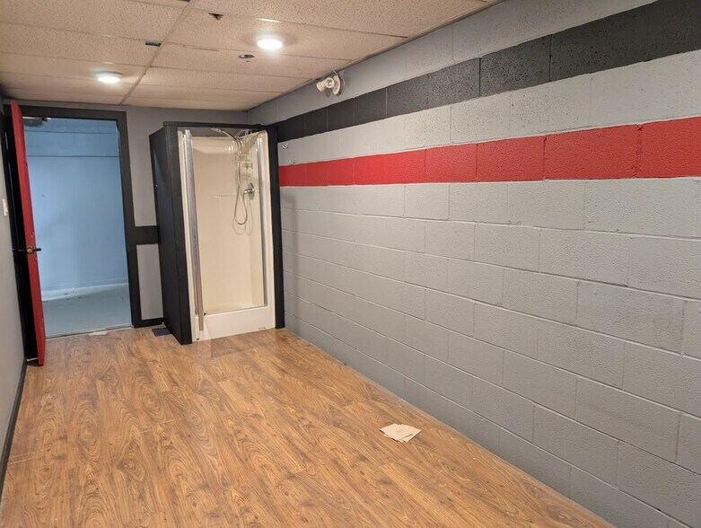 More Photos Of 235 MacKay Cres, Wood Buffalo Warehouse For Lease