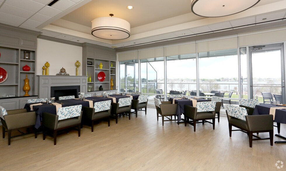 More Photos Of 101 W Main St, Norfolk Office For Lease