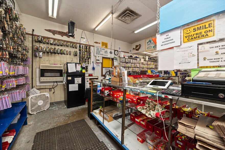 More Photos Of 6797 W Lakeshore Dr, Port Clinton Freestanding For Sale