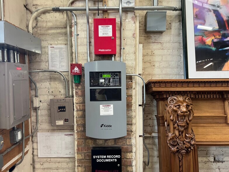 More Photos Of 7829-7839 W Grand Ave, Elmwood Park Warehouse For Lease