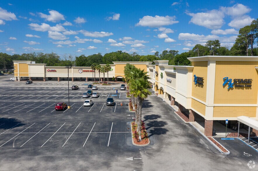More Photos Of 2777 University Blvd W, Jacksonville Storefront For Lease