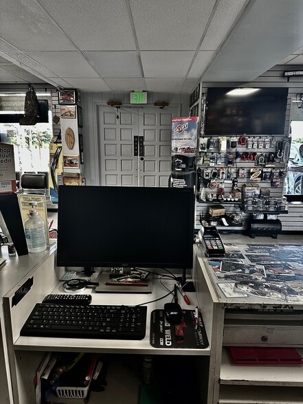 More Photos Of 7216 Ritchie Hwy, Glen Burnie Freestanding For Sale