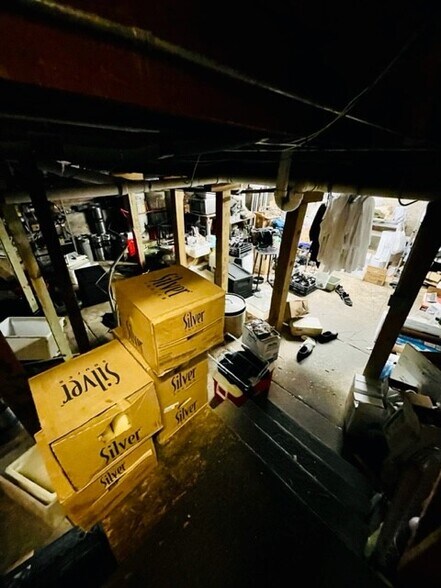 More Photos Of 303 S Main St, Jonesboro Storefront Retail Office For Lease