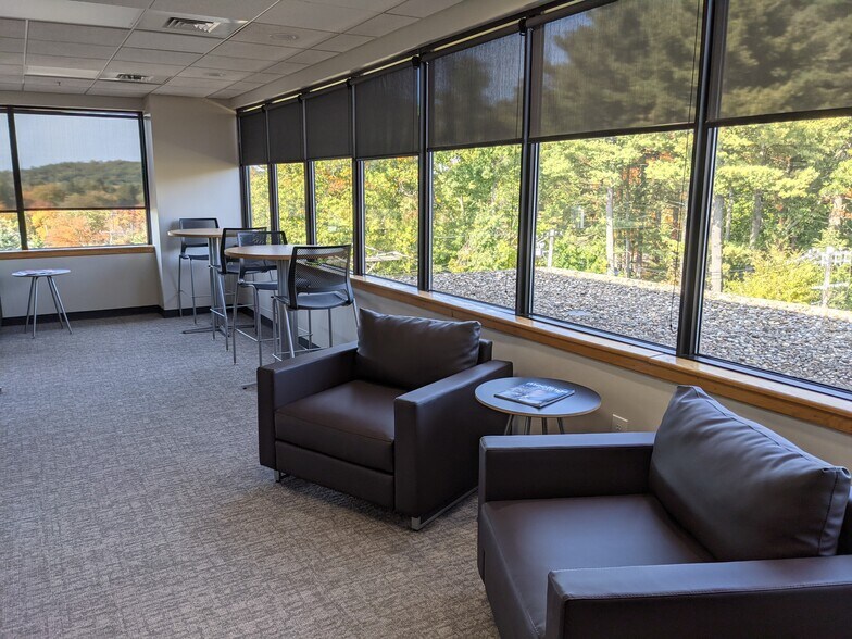 More Photos Of 1466 Main St, Waltham Office For Sale